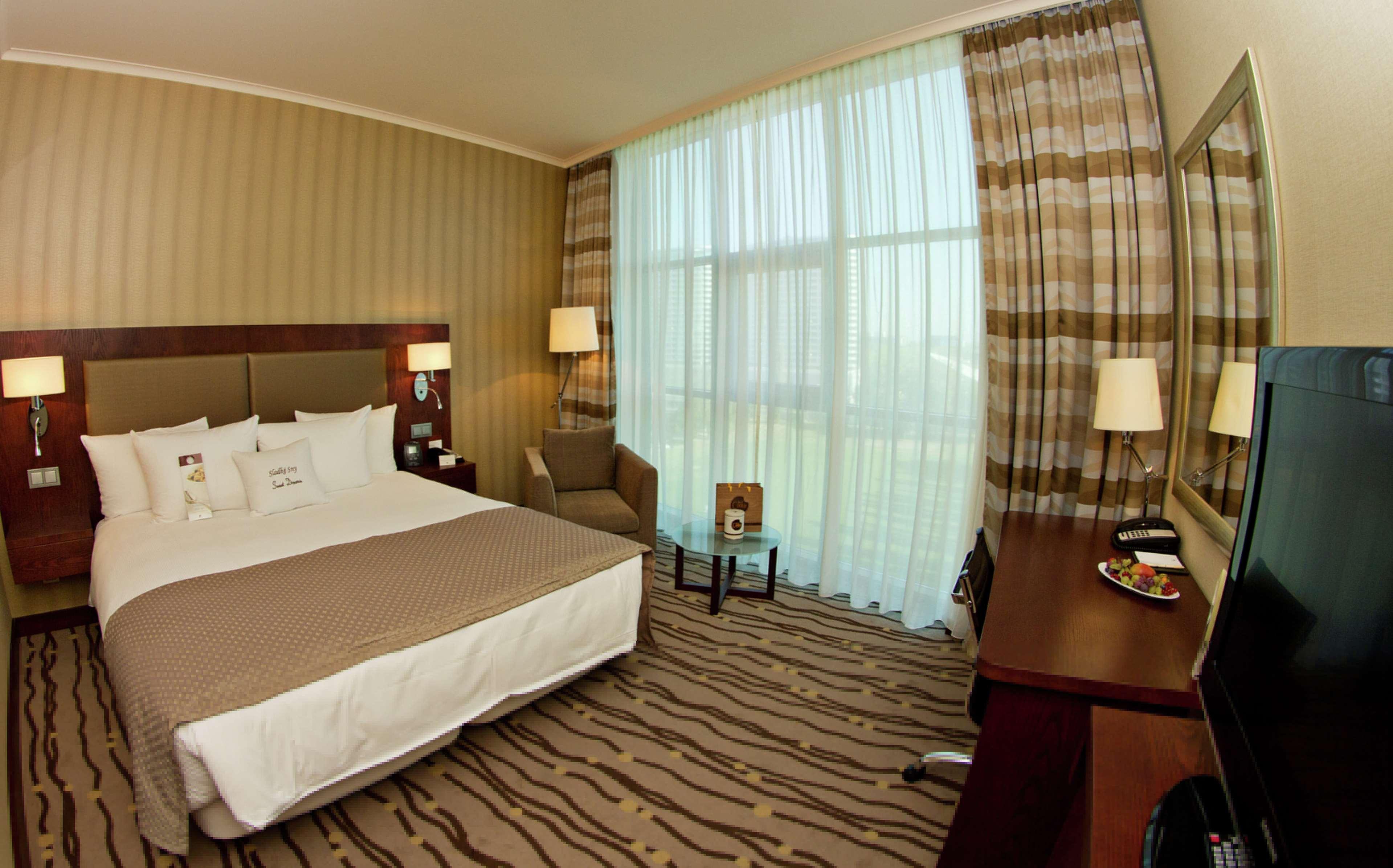 Doubletree By Hilton Bratislava Hotel Room photo